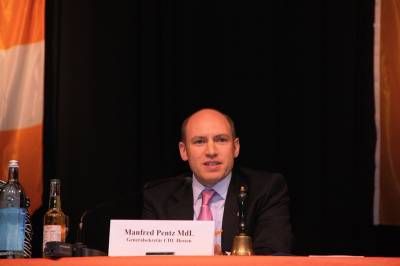 Versammlungsleiter und Generalsekret�r der CDU Hessen Manfred Pentz MdL