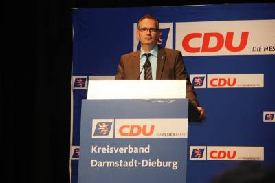 B�rgermeister Carsten Helfmann lobt den Bewerbervorschlag und sichert die Unterst�tzung der CDU-B�rgermeister zu