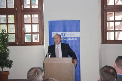 JU-Ehrenkreisvorsitzender und CDU-Generalsekretr Manfred Pentz MdL bei seiner Festrede