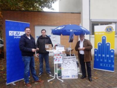 Gemeinsamer Stand der Jungen Union & des Lions Clubs am Pfungstdter Wochenmarkt am 1. November 2014