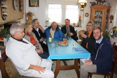 Zum Abschluss gab es frische Mettbrtchen und natrlich ein Pfungstdter Bier oder etwas Alkholfreies